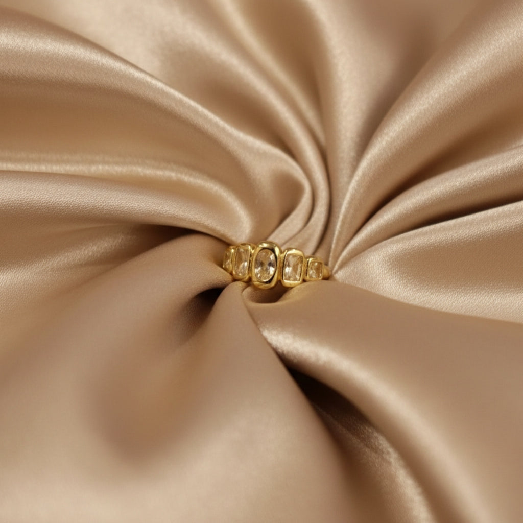 Antique Glow Ring – Elegant Vintage Gold Ring for Women