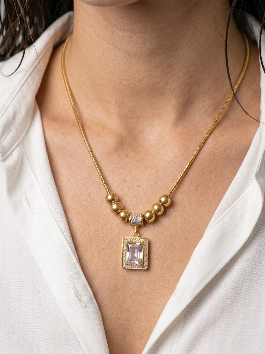 Royal Crystal Pendant Necklace – Elegant Gold Crystal Necklace for Women