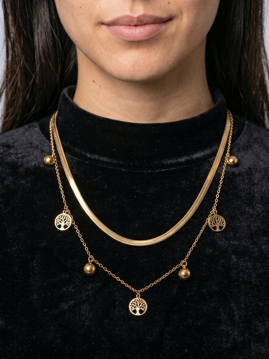 Golden Herringbone Charm Necklace – Elegant Gold Statement Necklace for Women