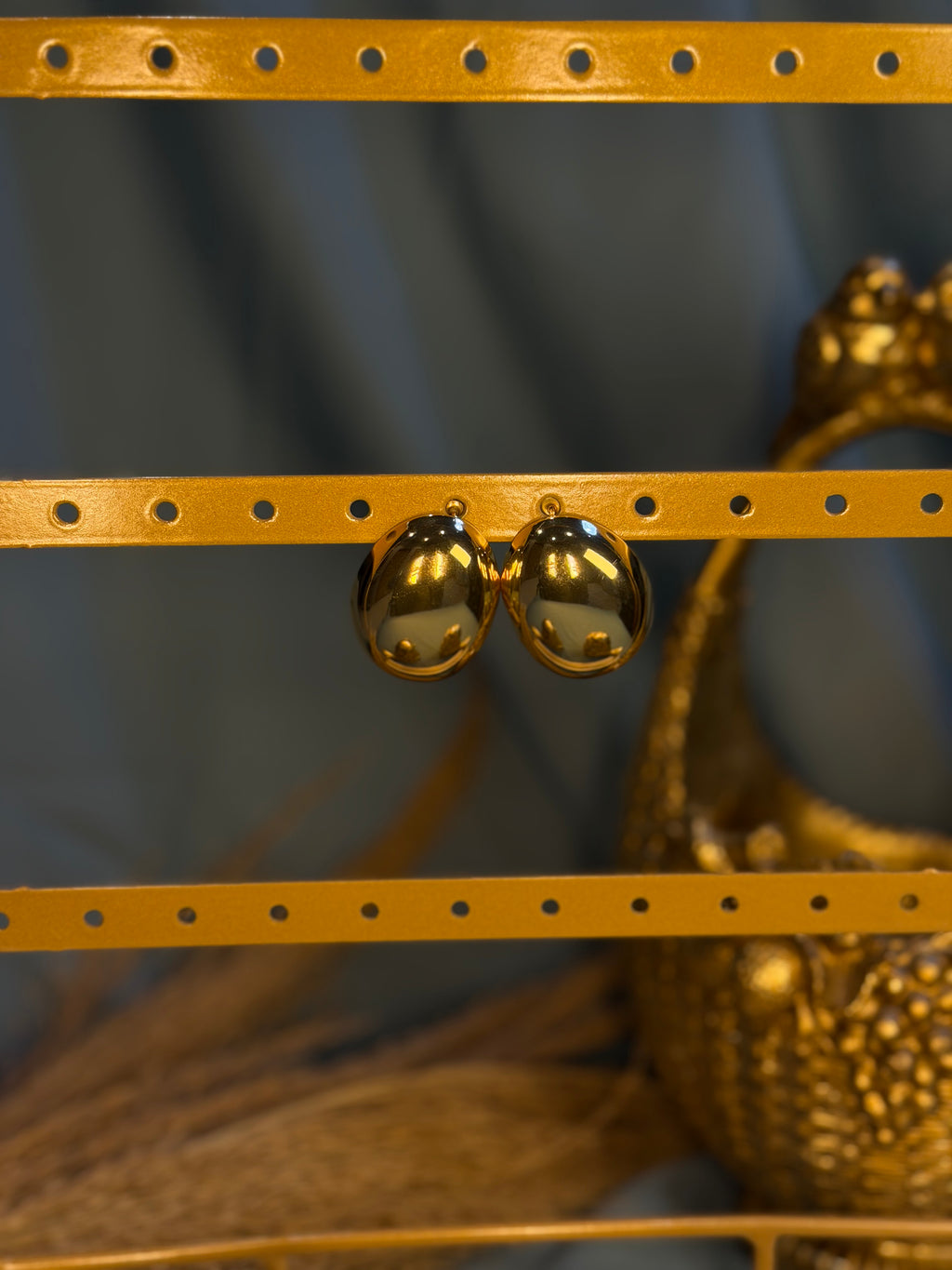 Oval Dome Earrings – Elegant Gold Minimal Earrings for Women