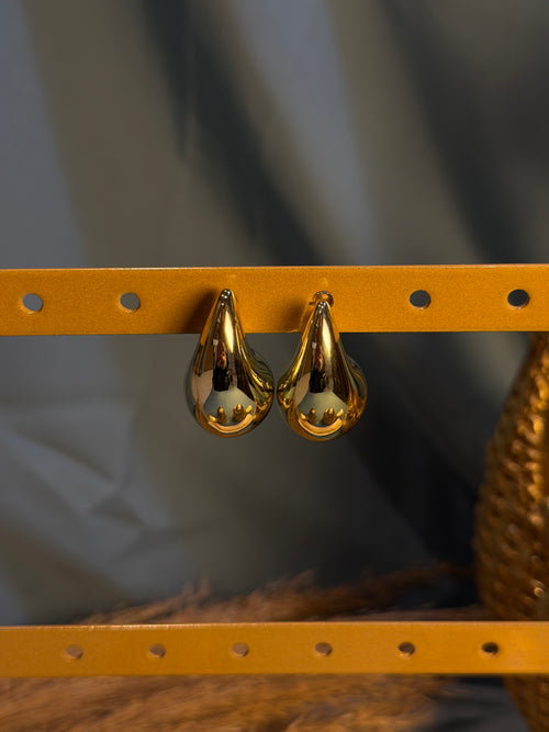 Curved Teardrop Hoops – Elegant Gold Hoop Earrings for Women