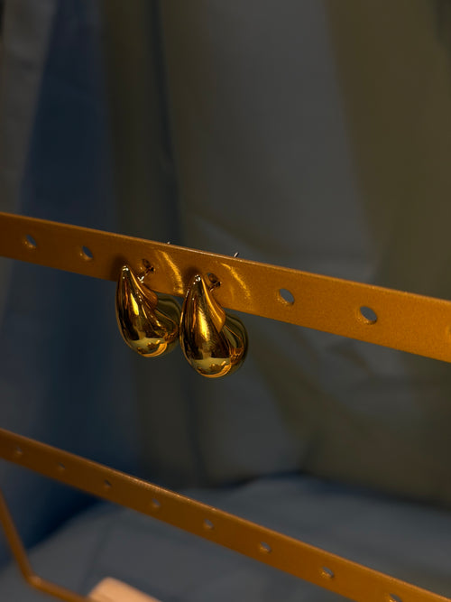 Bold Drop Luxe Earrings – Elegant Gold Statement Earrings for Women