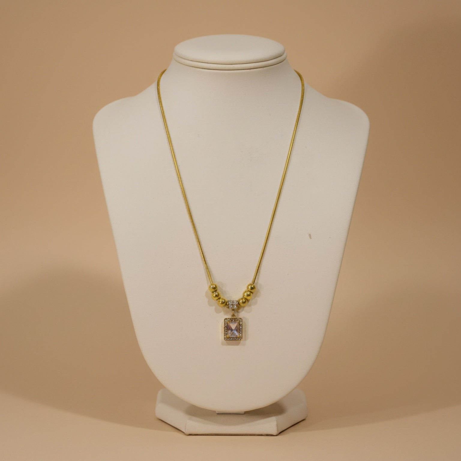 Royal Crystal Pendant Necklace – Elegant Gold Crystal Necklace for Women