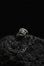 Infinity Spark Ring – Elegant Gold Ring for Women