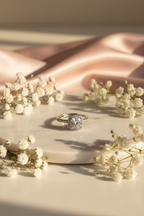 Aurora Diamond Ring – Elegant Gold Ring for Women