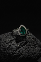 Royal Emerald Halo Ring – Elegant Gold Ring for Women