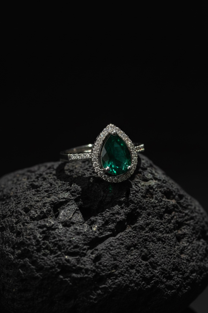Royal Emerald Halo Ring – Elegant Gold Ring for Women