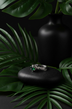 Queen’s Emerald Ring – Elegant Gold Ring for Women