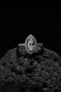 Noir Crystal Ring – Elegant Black Gold Ring for Women