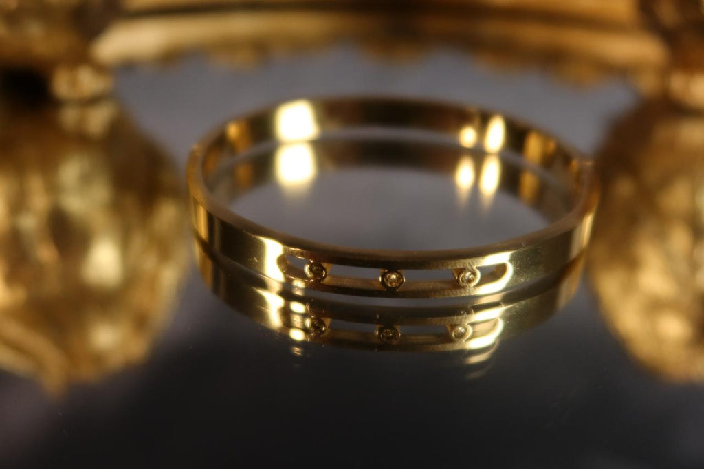 Elegant Stone Bar Handcuff – Minimal Gold Handcuff for Women