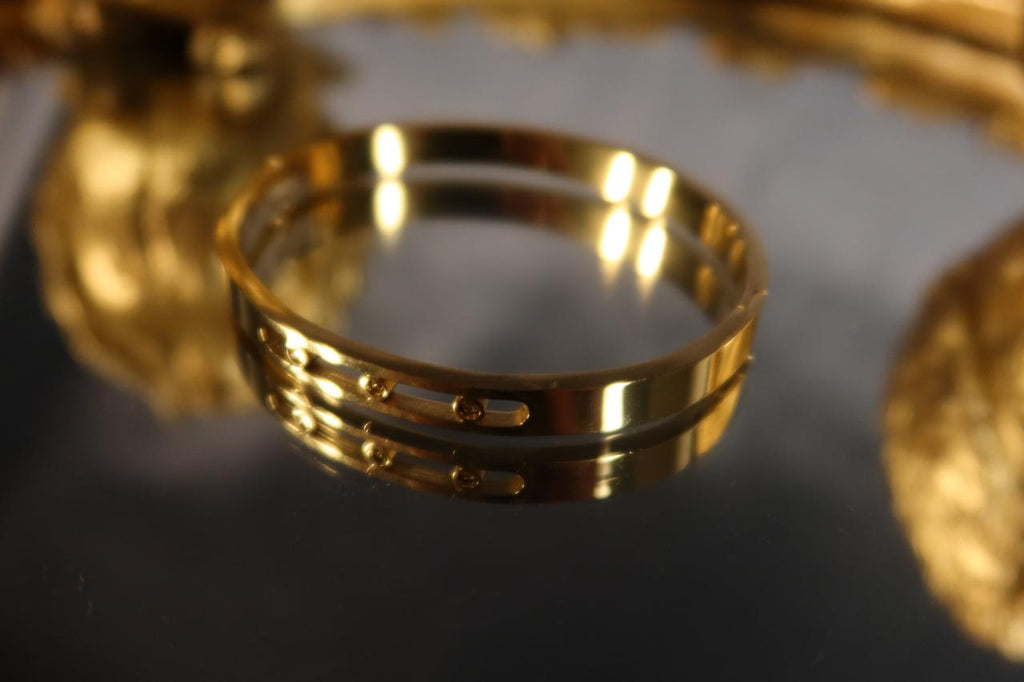 Elegant Stone Bar Handcuff – Minimal Gold Handcuff for Women