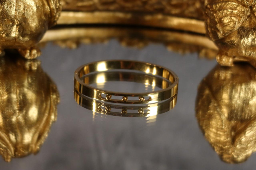 Elegant Stone Bar Handcuff – Minimal Gold Handcuff for Women