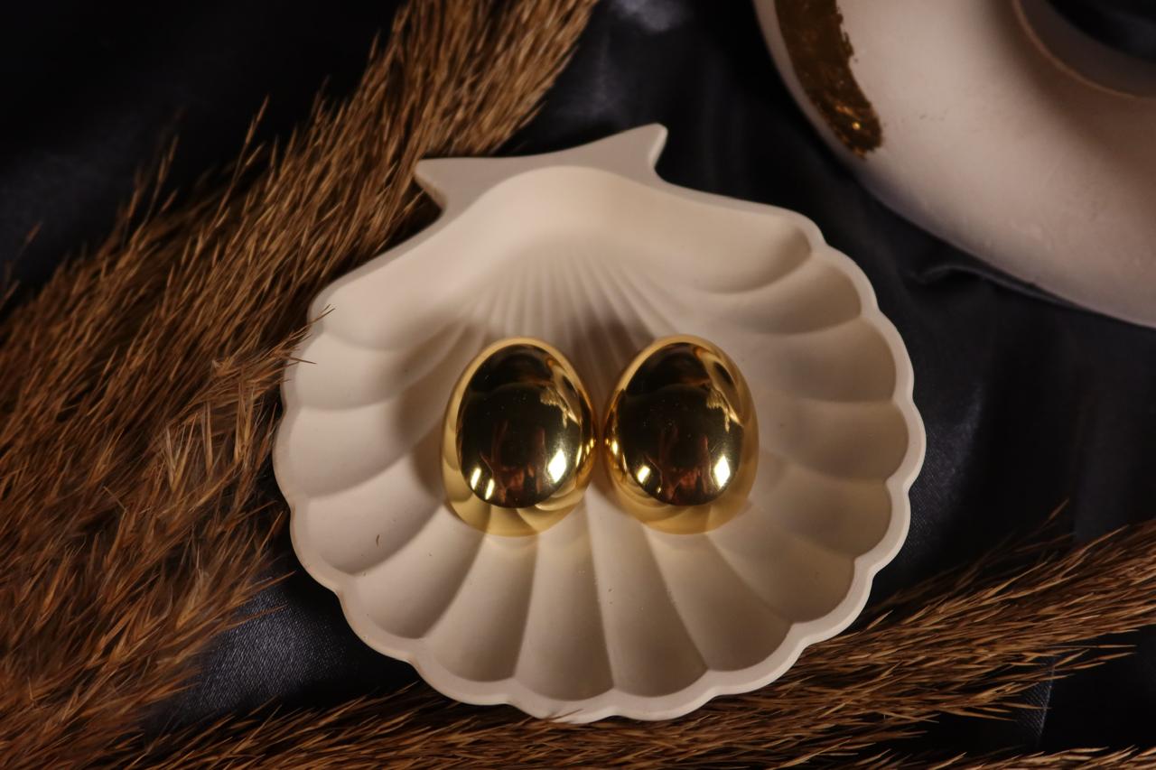 Oval Dome Earrings – Elegant Gold Minimal Earrings for Women