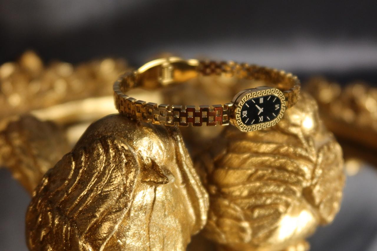 Vintage Mini Gold Watch – Elegant Classic Watch for Women