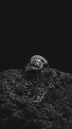 Infinity Spark Ring – Elegant Gold Ring for Women