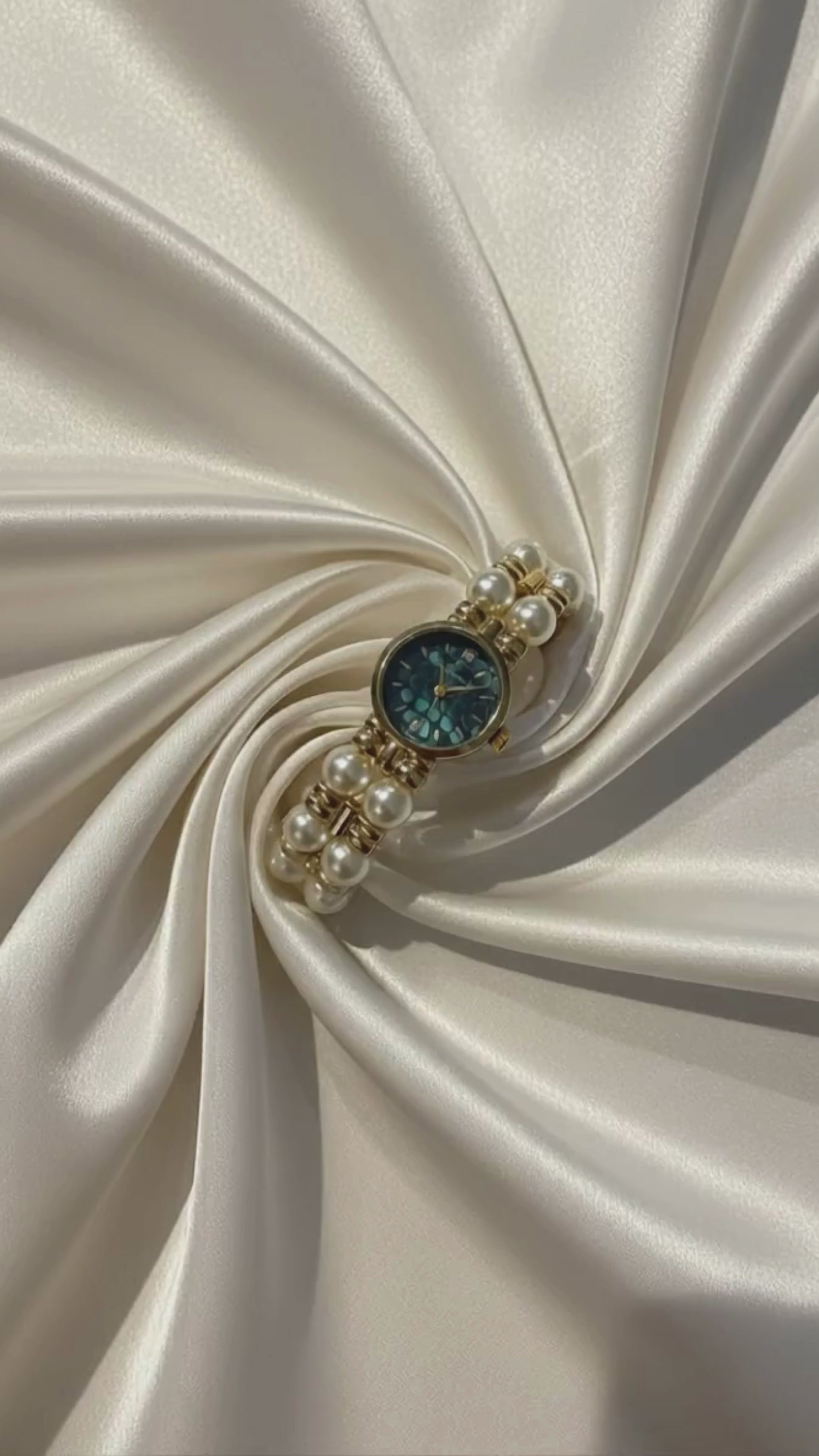 Royal Emerald Pearl Watch – Elegant Gold Watch for Women