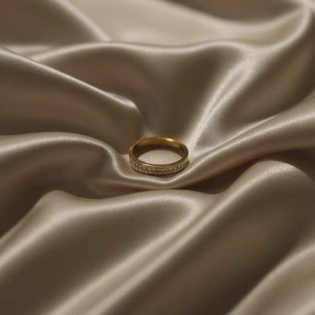 Classic Diamond Band – Elegant Gold Crystal Band Ring for Women