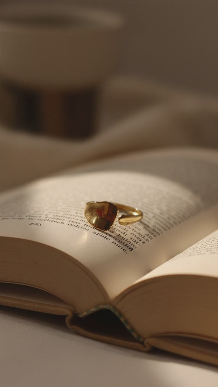 Golden Wave Ring – Elegant Gold Ring for Women