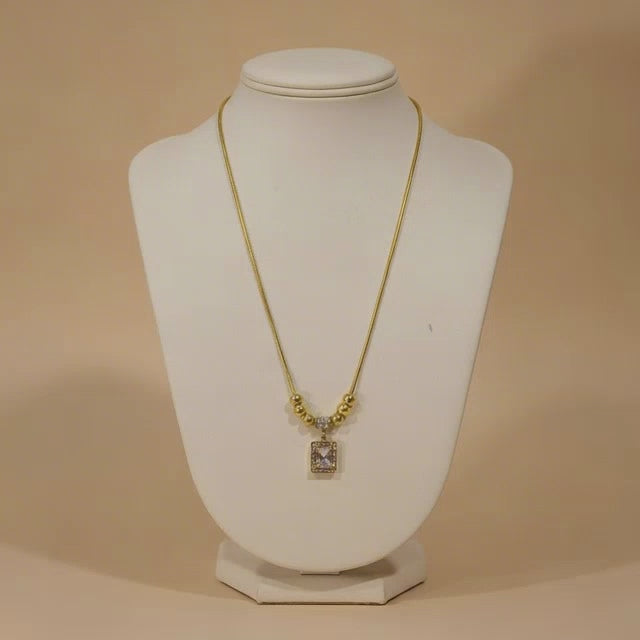 Royal Crystal Pendant Necklace – Elegant Gold Crystal Necklace for Women