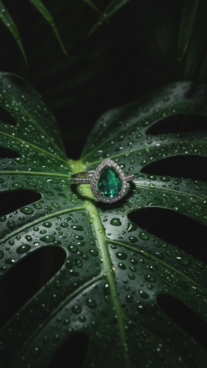 Royal Emerald Halo Ring – Elegant Gold Ring for Women