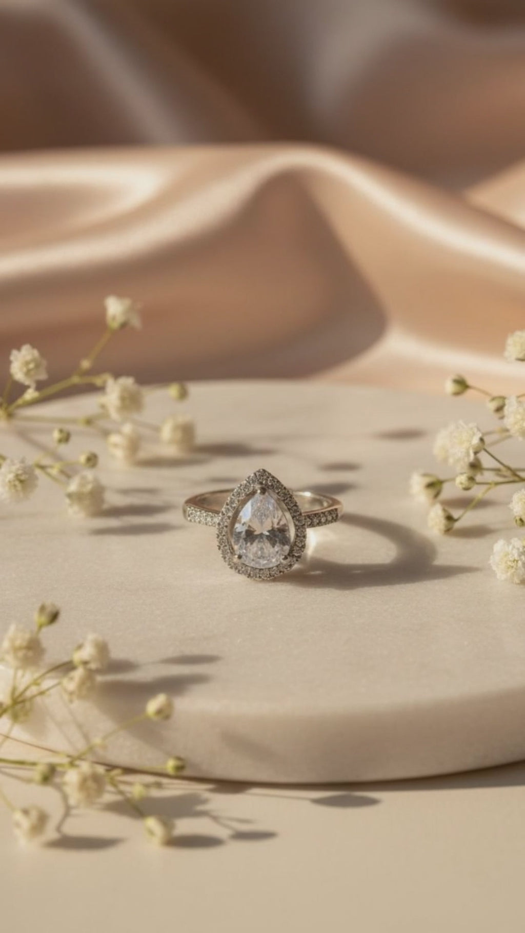 Starlight Crystal Ring – Elegant Gold Ring for Women