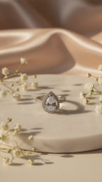 Starlight Crystal Ring – Elegant Gold Ring for Women