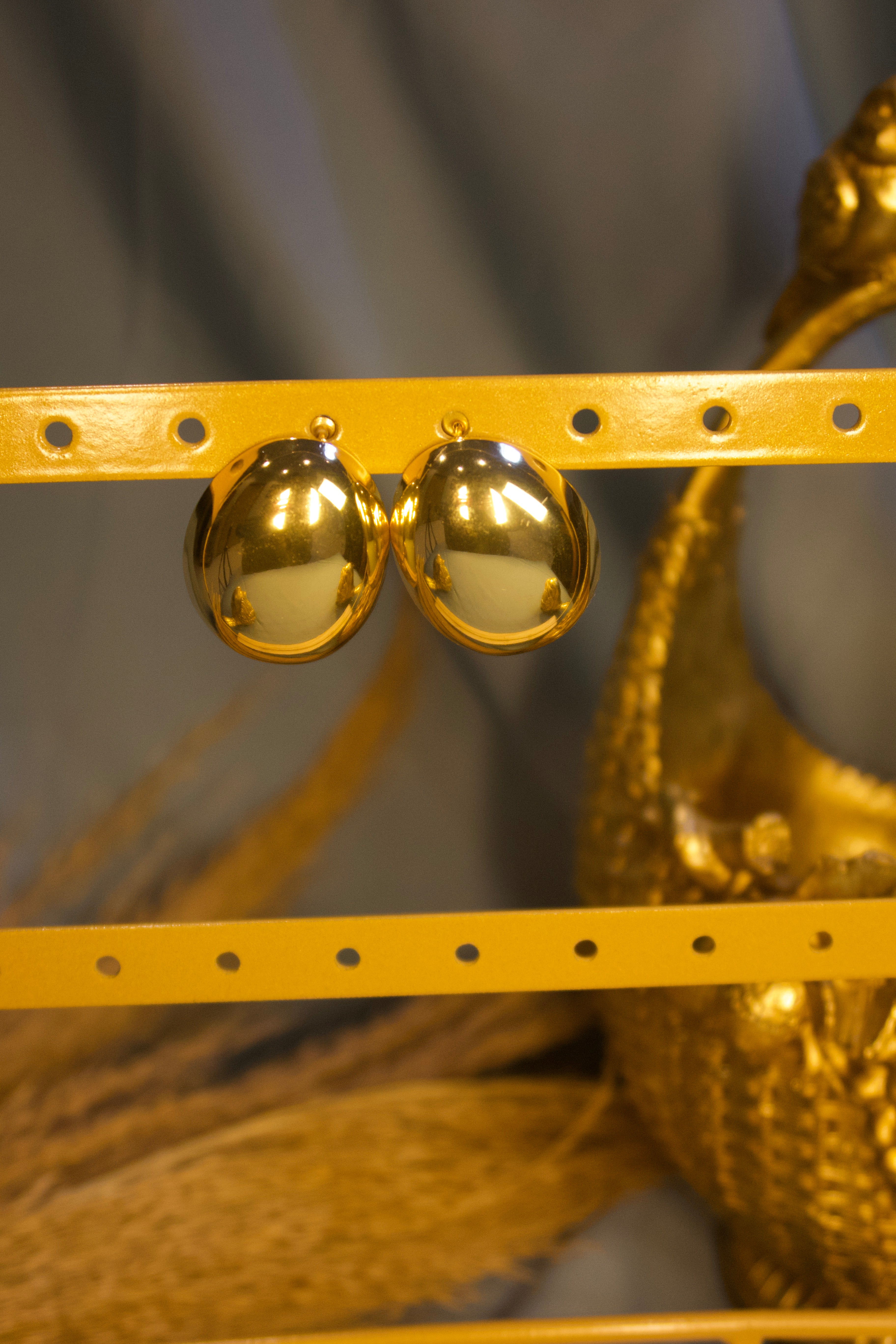 Oval Dome Earrings – Elegant Gold Minimal Earrings for Women