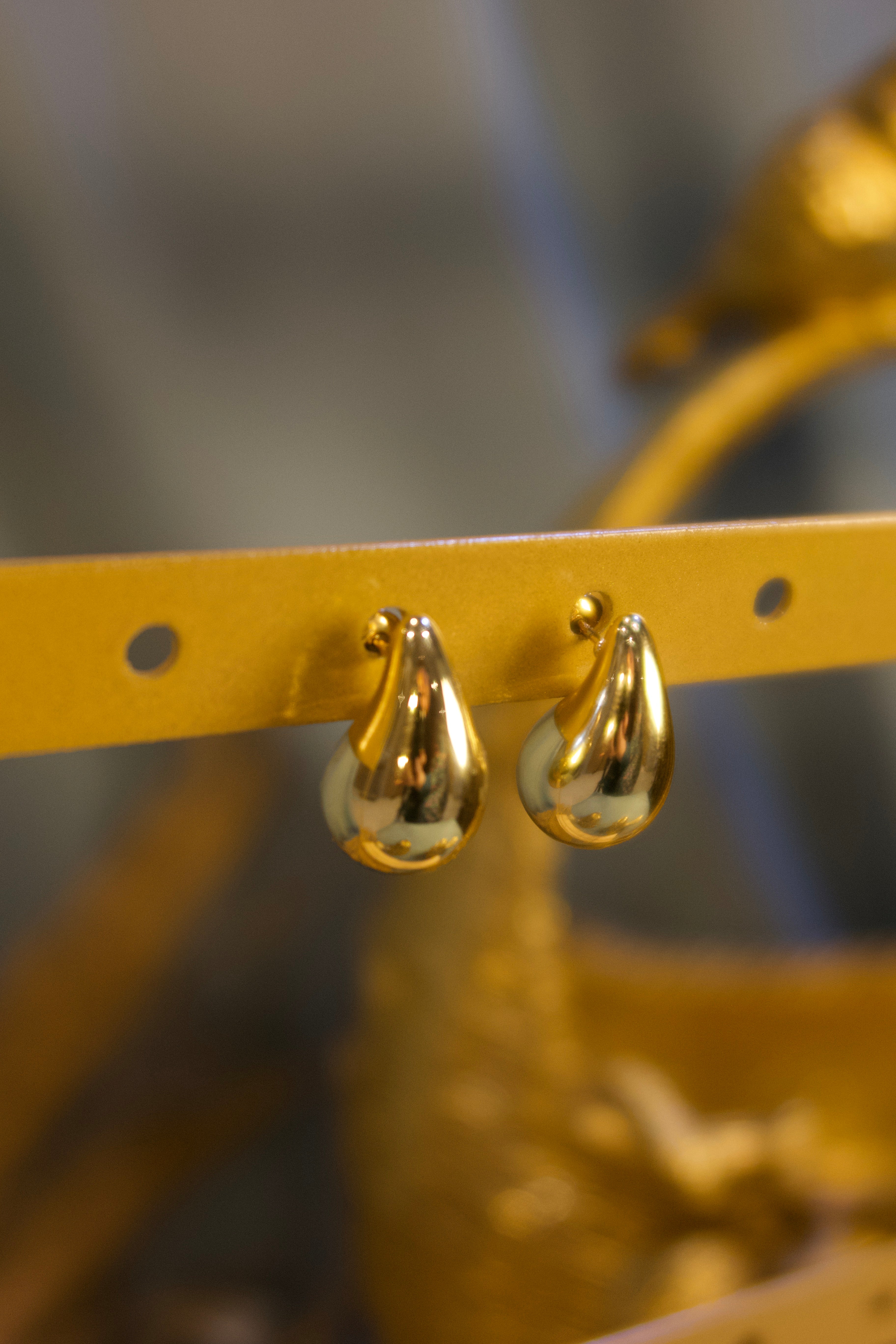 Minimal Teardrop Stud Hoops – Elegant Gold Earrings for Women
