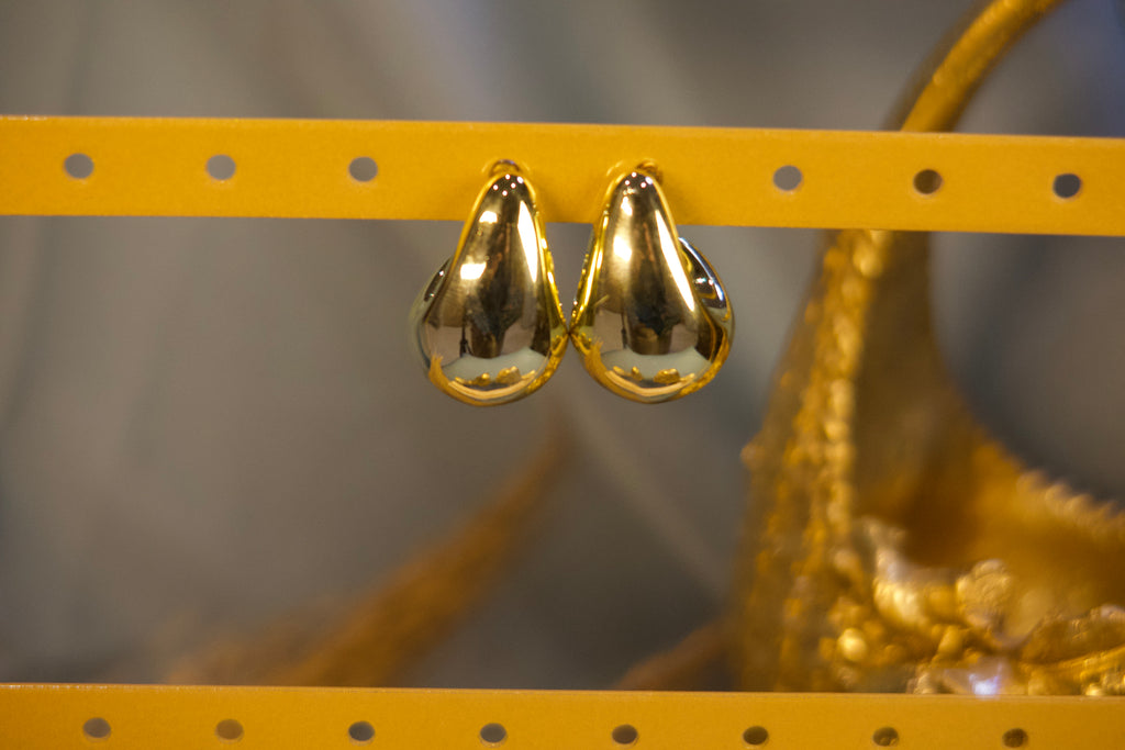 Golden Swirl Hoop Earrings – Elegant Gold Statement Earrings for Women