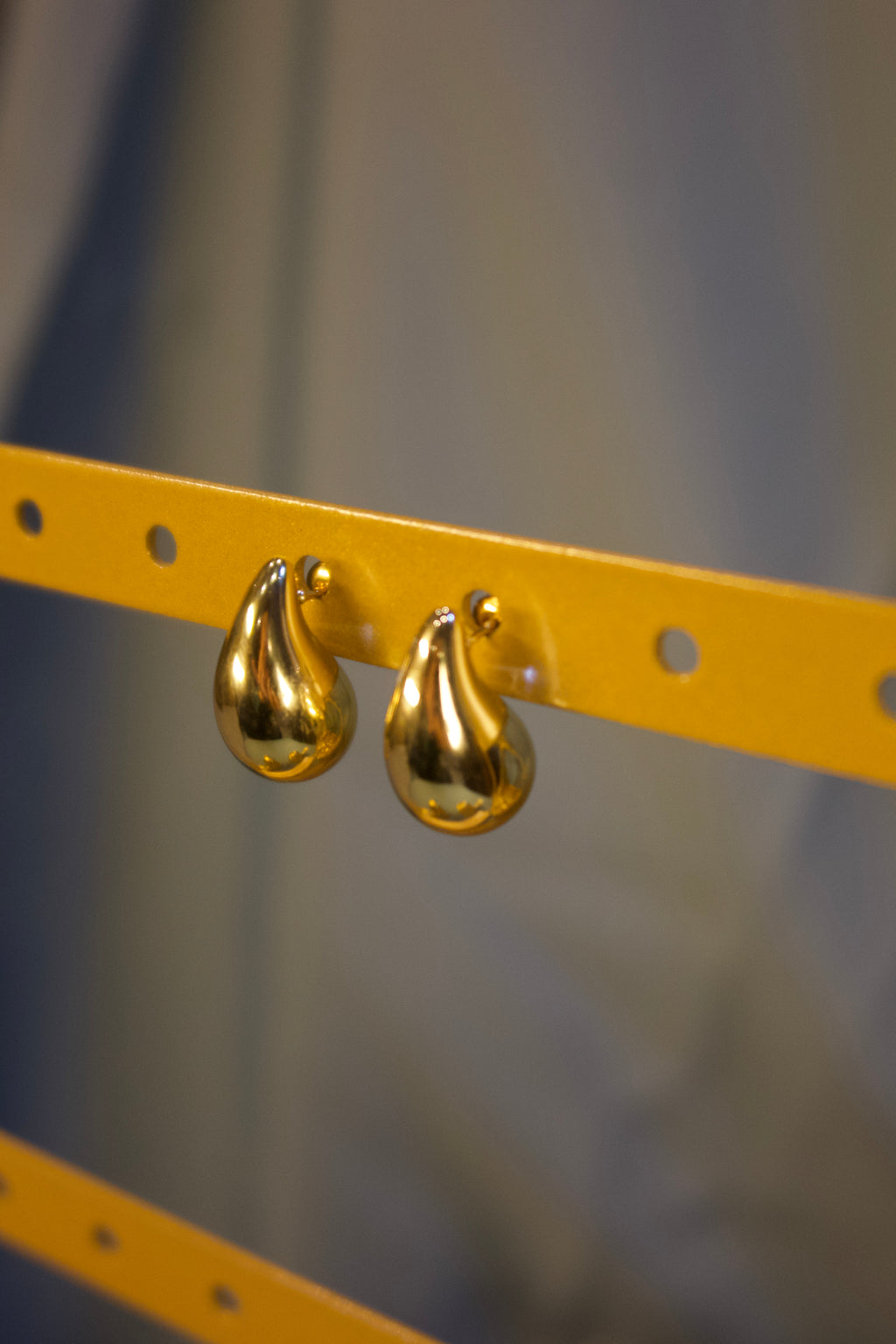 Minimal Teardrop Stud Hoops – Elegant Gold Earrings for Women