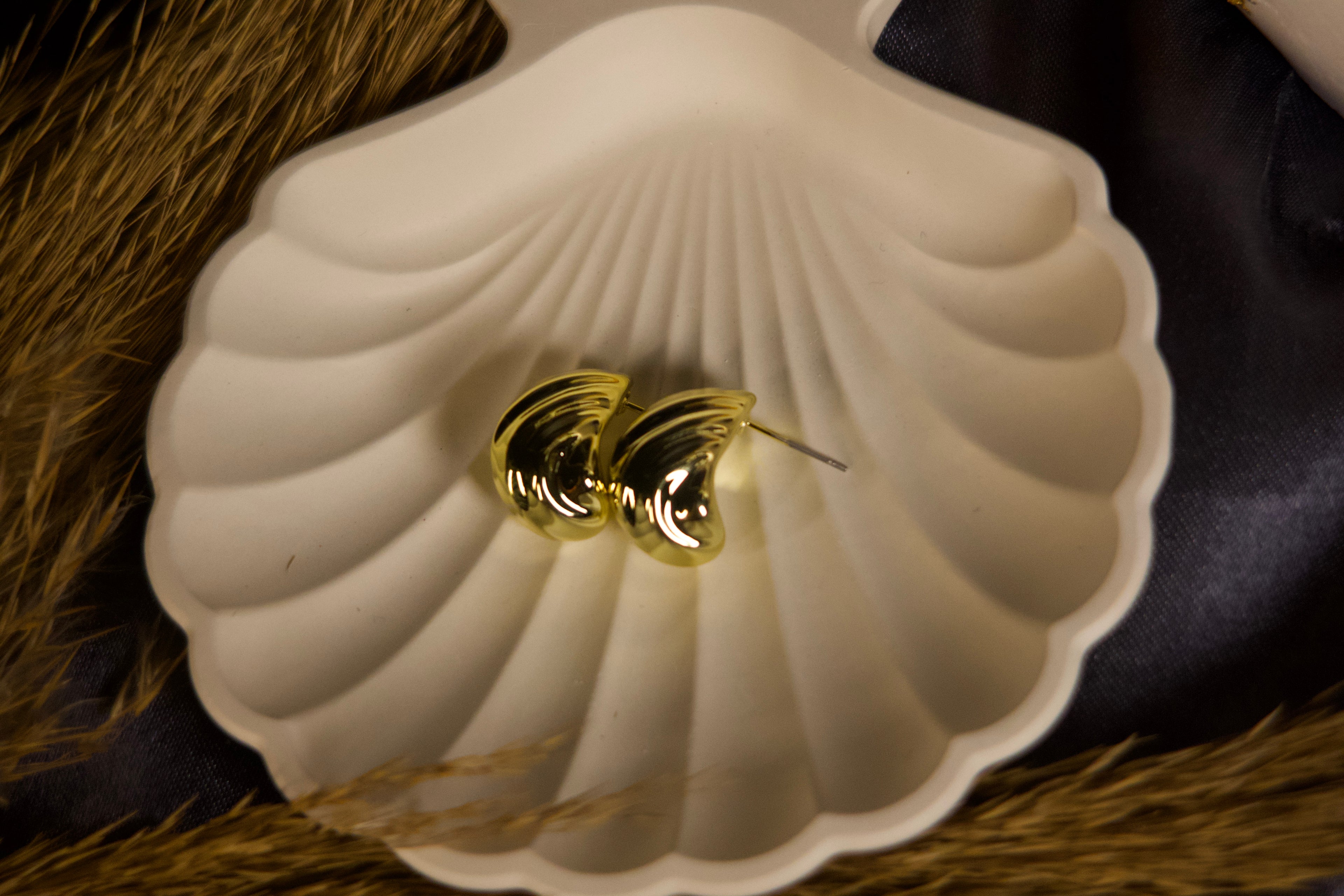 Wave Layer Hoops – Elegant Gold Layered Earrings for Women