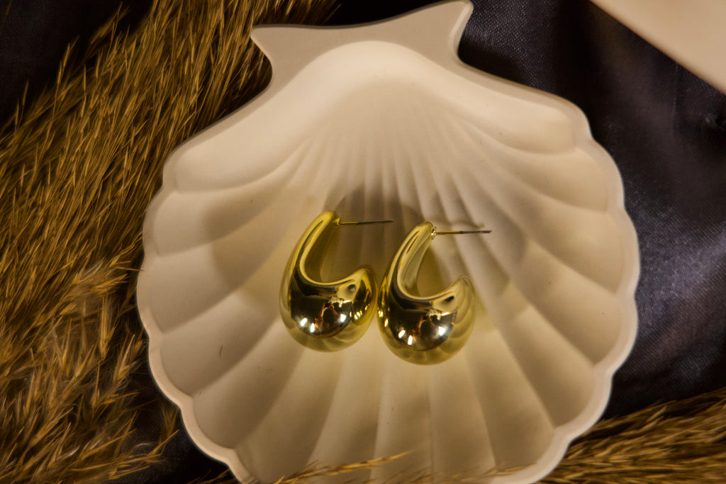 Golden Swirl Hoop Earrings – Elegant Gold Statement Earrings for Women