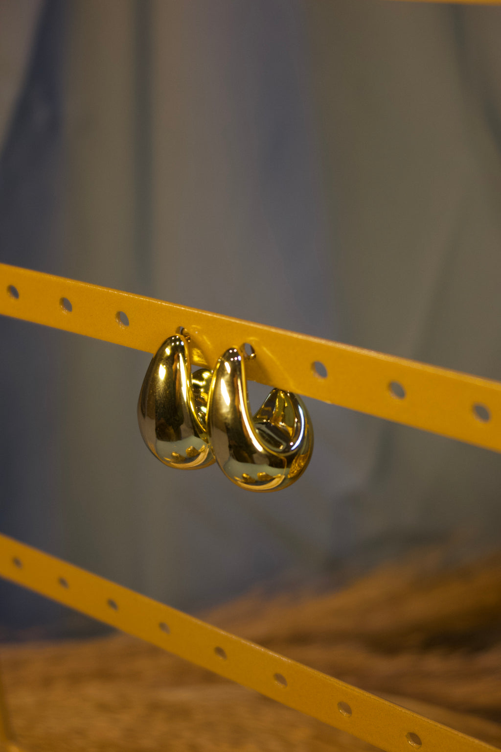 Golden Swirl Hoop Earrings – Elegant Gold Statement Earrings for Women