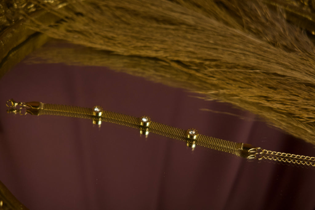 Mesh Strap Bracelet – Elegant Gold Minimal Bracelet for Women