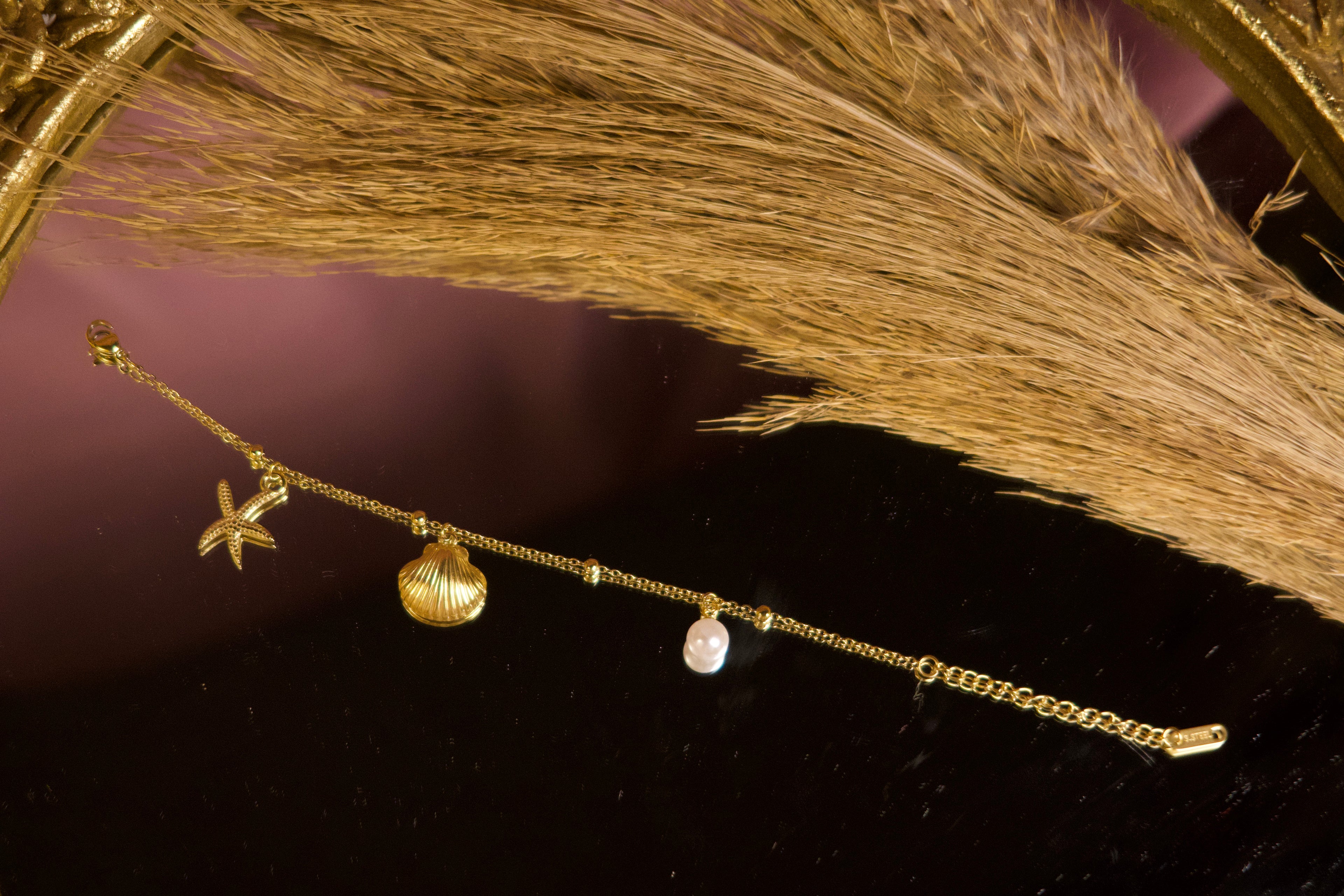 Shell Charm Bracelet – Trendy Gold Beach Style Bracelet for Women
