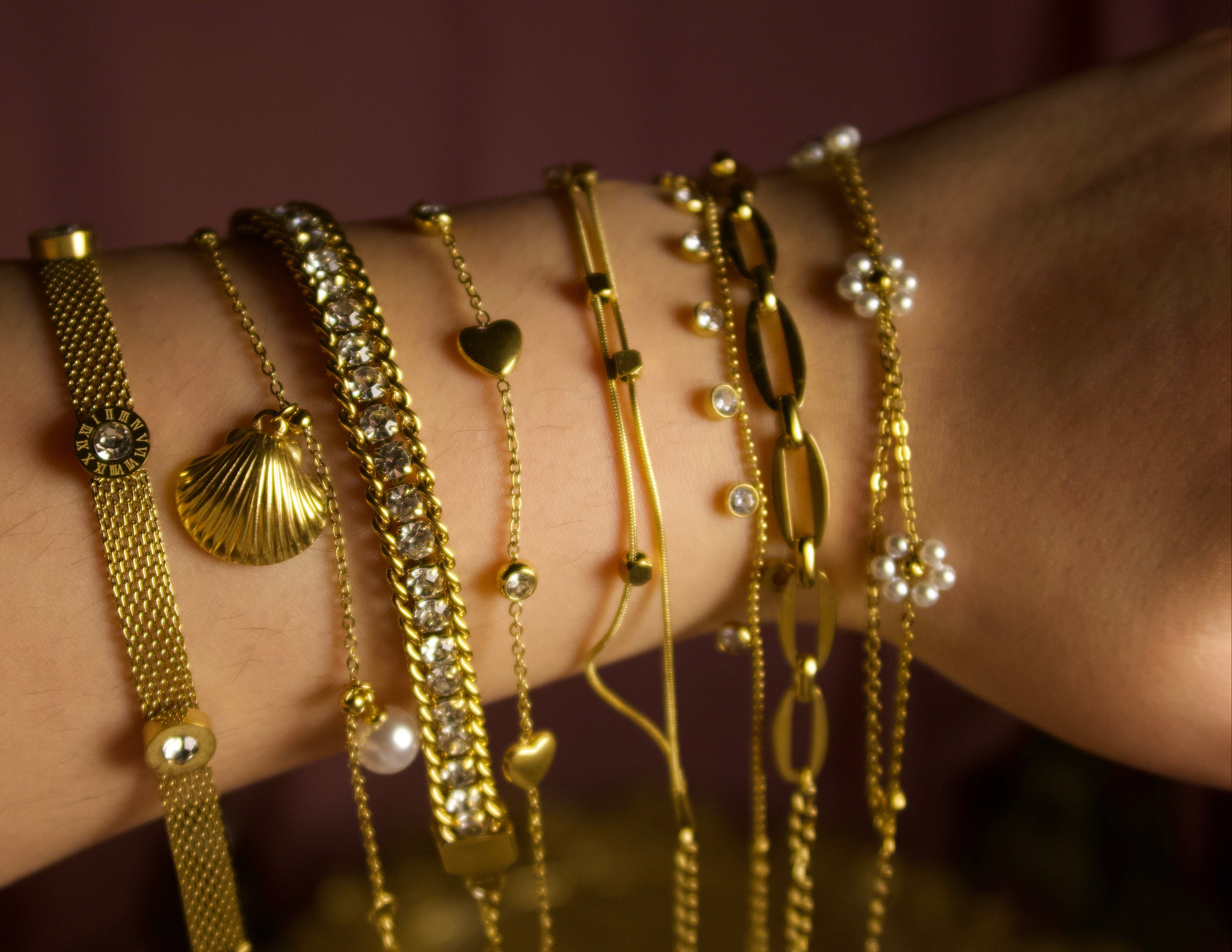 Mesh Strap Bracelet – Elegant Gold Minimal Bracelet for Women