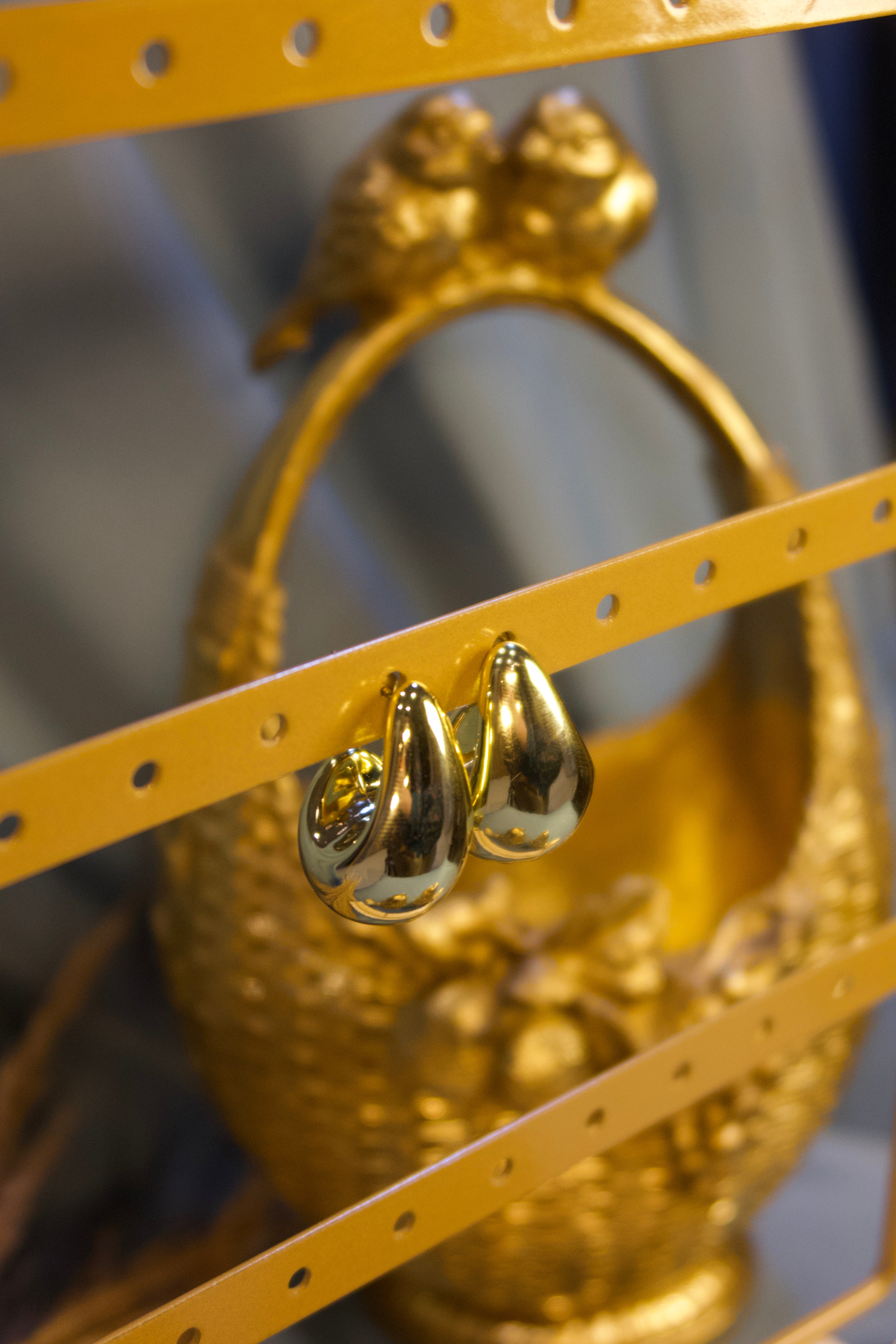 Golden Swirl Hoop Earrings – Elegant Gold Statement Earrings for Women
